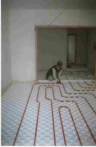 Pardoseala radianta inaintea turnarii sapei de mortar (2)